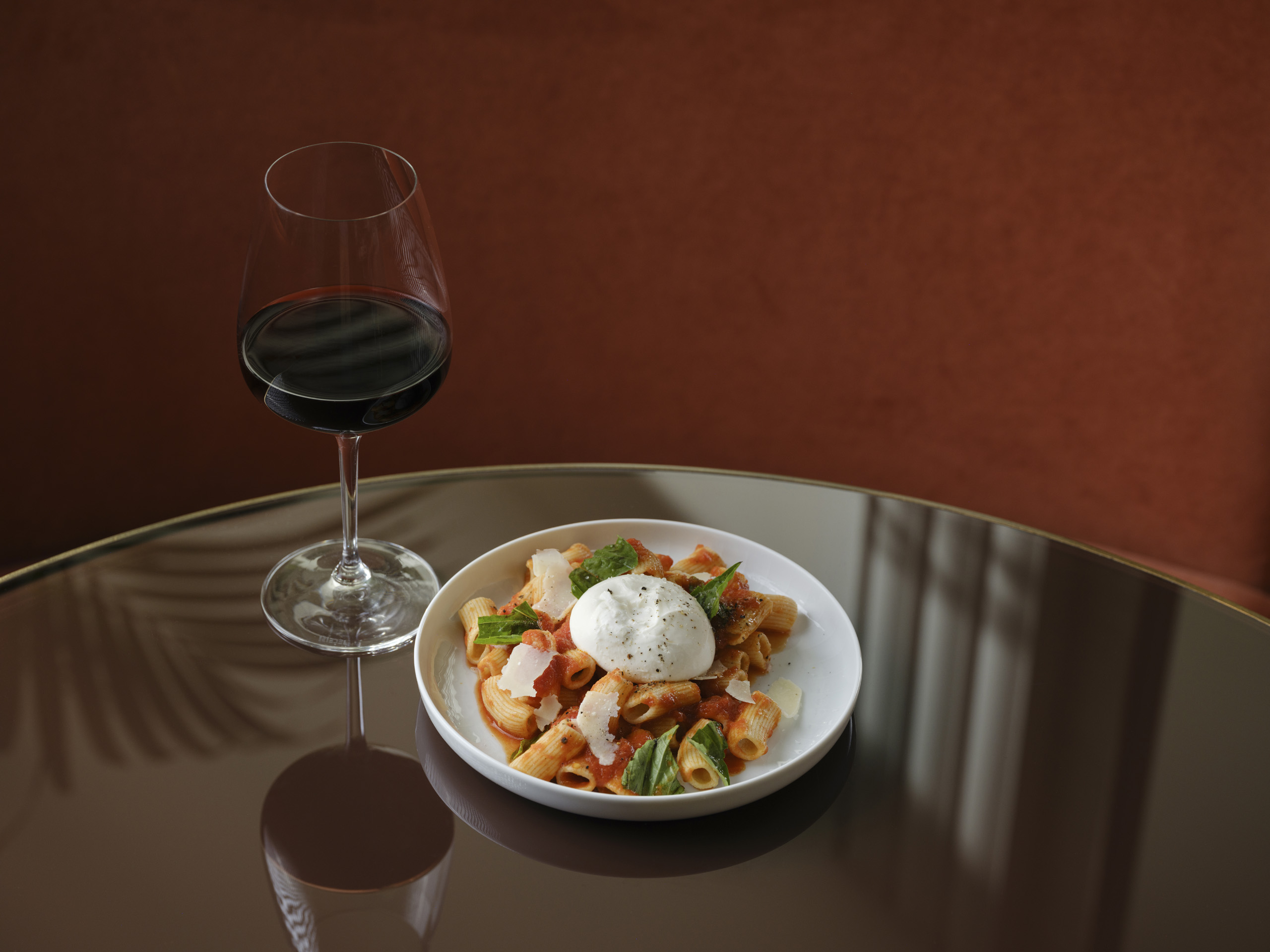 Pasta with burrata and red wine